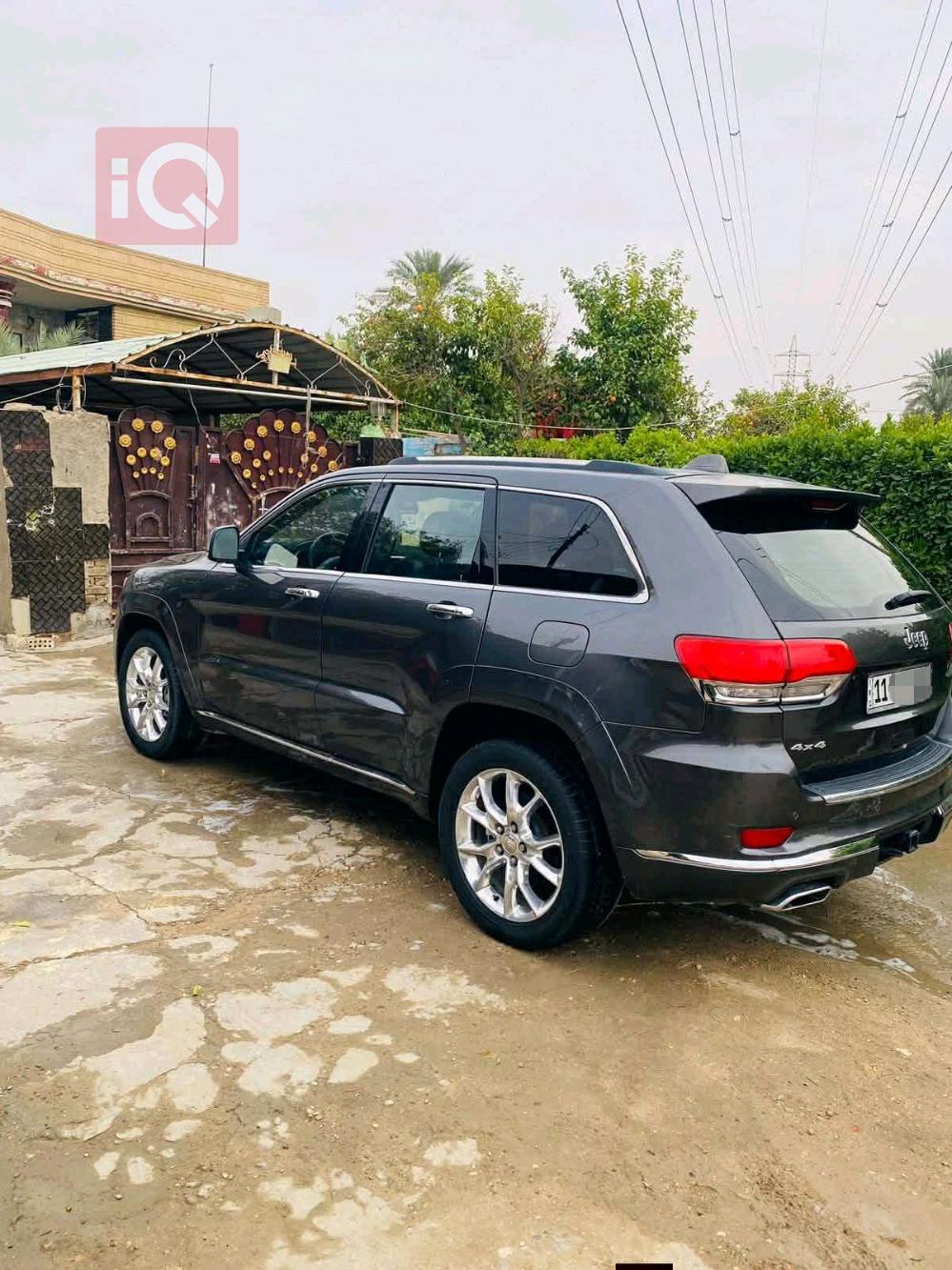 جیپ گراند شیرۆکی